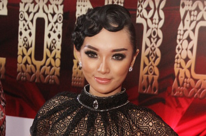 Vicky Prasetyo Bebas, Zaskia Gotik Kabur Ditanya Soal Cincin Tunangan