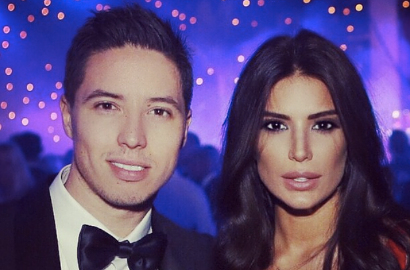 Pacar Samir Nasri Pamer Tubuh Saat Selfie di Kamar Mandi