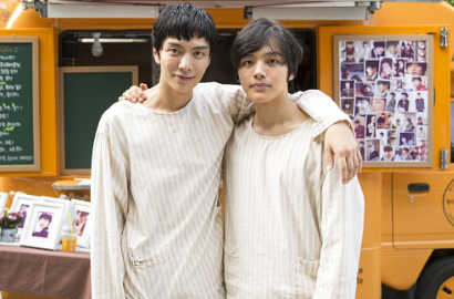 Lee Min Ki Santai, Yeo Jin Goo Ketakutan di Poster 'Shoot My Heart'