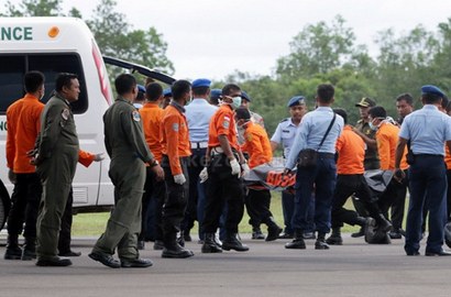 Jenazah Pramugari Air Asia Dikenali dari Cincin dan Jam Tangan