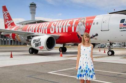Kenangan Taylor Swift Bersama Pesawat Air Asia