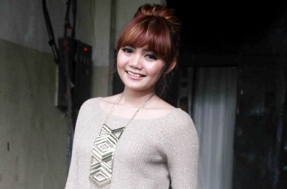'Maju Mundur Cantik' Jadi Single Terbaru Rina Nose