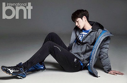 Intip Luwesnya Hong Jong Hyun di Pemotretan bnt International