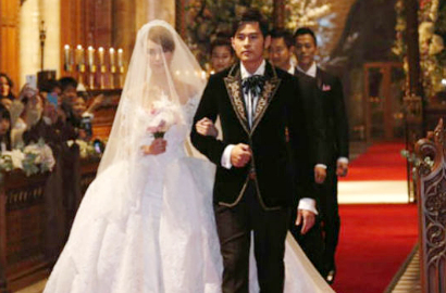 Jay Chou dan Istri Rayakan Bulan Madu Sederhana Naik Bus Umum