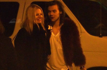 Ulangtahun, Harry Styles Rayakan Bersama Kekasih Baru?