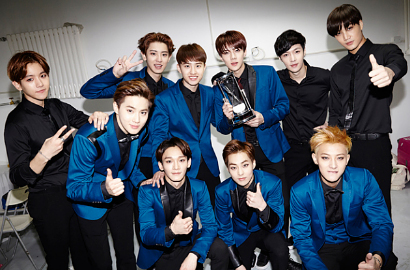 Tunjukkan Cinta, Fans Beli Barang dan Kunjungi Tempat yang Didatangi EXO