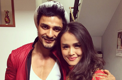 Unggah Foto Bareng, Ada Bekas Ciuman di Leher Kekasih Vin Rana?
