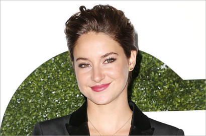 Jalani Pemotretan Majalah, Shailene Woodley Pamer Pose Topless