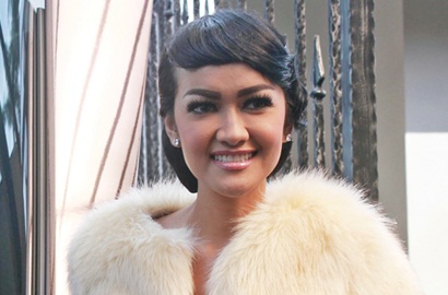 Julia Perez Disebut-Sebut Sudah Menikah dengan Gaston Castano di Bali