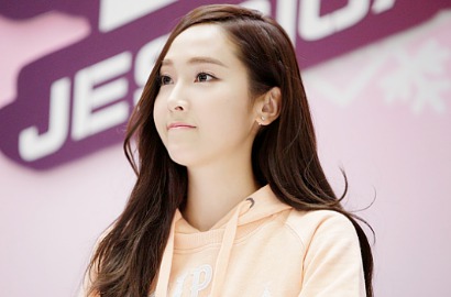 Cantiknya Jessica di Video Promosi Produk BLANC & ECLARE