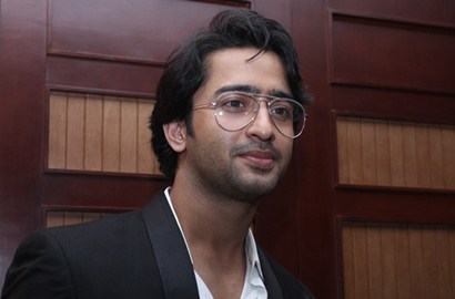 Pakai Kumis, Ternyata Shaheer Sheikh Jadi Makin Menggemaskan