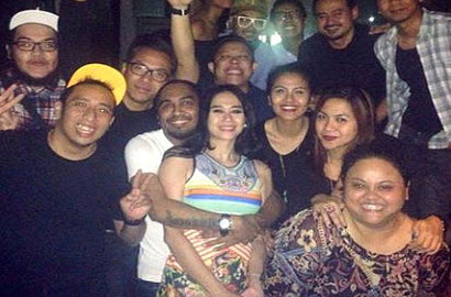 Aura Kasih Malu-Malu Ungkap Rasa Cinta pada Glenn Fredly