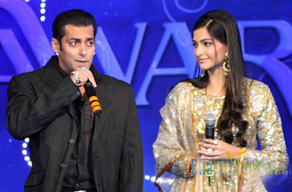 Sonam Kapoor Positif Flu Babi, Salman Khan Buru-Buru Periksakan Diri