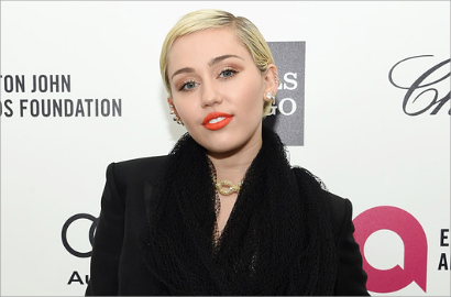 Miley Cyrus Benarkan Kabar Kehamilannya?