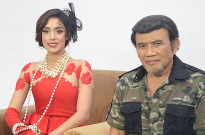 Fairuz A. Rafiq Gaet Rhoma Irama di Lagu 'Eeiiss'