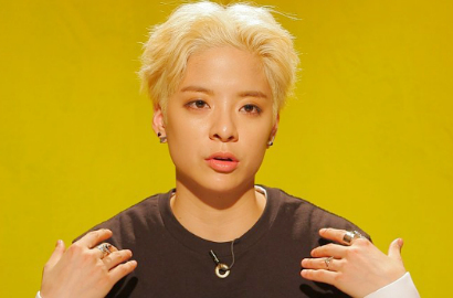 Netter Kritik Foto Amber f(x) Pegang Rokok Elektrik