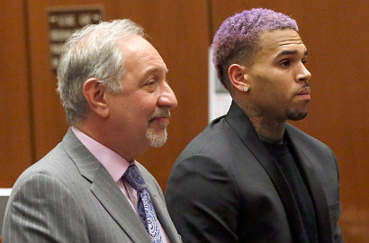 Masa Percobaan Chris Brown Gara-Gara Pukul Rihanna Akhirnya Berakhir