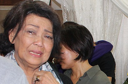 Rima Melati Sempat Ingin Susul Mendiang Frans Tumbuan Mati