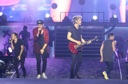 One Direction Sebut Directioner Indonesia Bersuara Paling Kencang di Konser