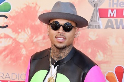 Lucunya Chris Brown dan Putrinya Pakai Jaket Kembaran