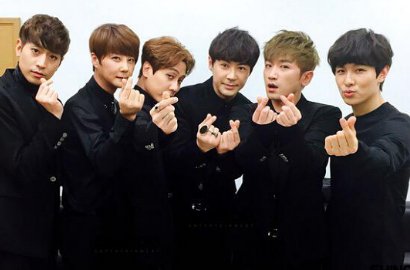 Shinhwa Akan Rilis Perangko Edisi Khusus untuk Rayakan 17 Tahun Berkarir