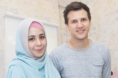 Sudah Jadi Ayah, Stuart Collin Mandikan Putra Risty Tagor
