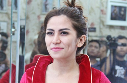 Resmi Gugat Cerai Suami, Bibir Cinta Penelope Bengkak