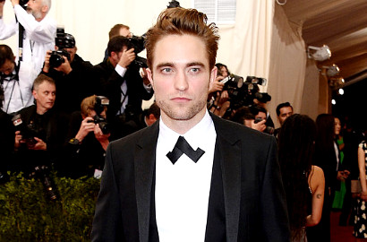 Robert Pattinson Akui Sering Tak Pede dengan Penampilannya