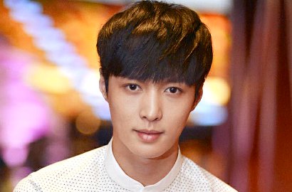 Lay EXO Jalani Perawatan Gara-Gara Cedera Kambuh Lagi