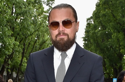 Leonardo DiCaprio Berjemur Bareng Cewek Berbikini di Yacht Mewah
