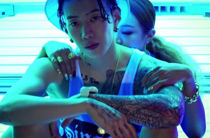 Jay Park Tampil Dewasa di MV 'MOMMAE' Rating 19 Tahun ke Atas