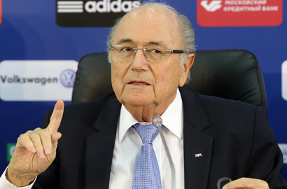Mundur Sebagai Presiden FIFA, Sepp Blatter Jadi Trending Topik