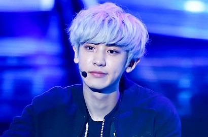 Lucunya Chanyeol Tiru Senyuman Genie di 'Aladdin'