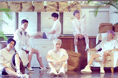 Teen Top Pamer Tarian Kaki Super Sulit di MV 'ah-ah'