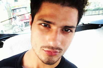 Pakai Peci dan Jajal Kolak, Vin Rana Dihujani Pujian