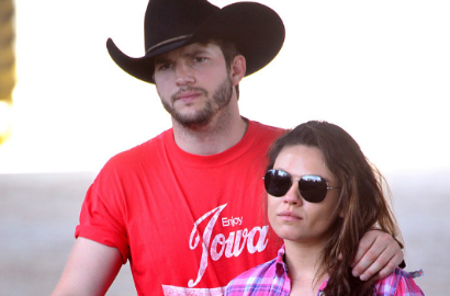 Habis Nikah, Ashton Kutcher dan Mila Kunis Bulan Madu Bareng Buah Hati