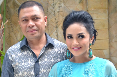 Erupsi Gunung Raung, Krisdayanti Nyaris Gagal Lebaran Bareng Raul Lemos
