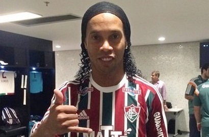 Ronaldinho Emosional Gabung dengan Fluminense