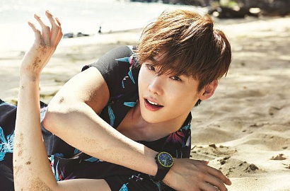 Lee Jong Suk Bicara Pertama Kali Sejak Digosipkan dengan Park Shin Hye