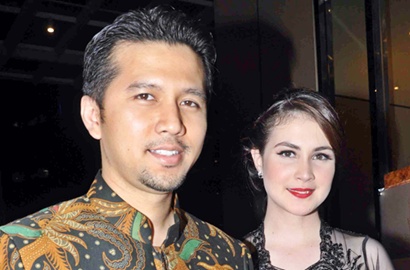Ikut Pilkada Trenggalek, Emil Bakal Manfaatkan Popularitas Arumi Bachsin?