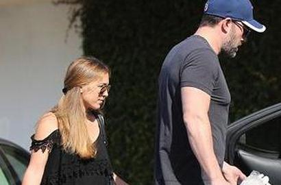 Ben Affleck Bantah Pacari Pengasuh Anaknya Sendiri