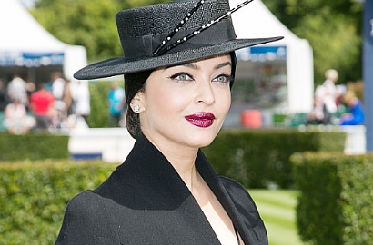 Aishwarya Rai Bersinar sebagai Salah Satu Wanita Tercantik India