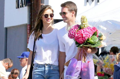 Foto Kencan Beredar, Miranda Kerr Ternyata Pacari Bos Snapchat