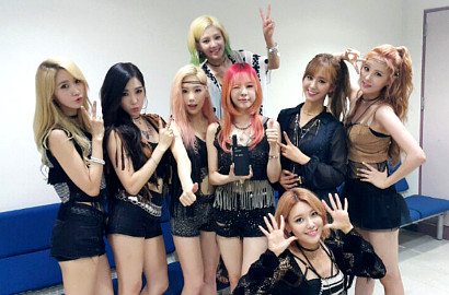 Lagi di New York, SNSD 'Lomba' Foto Seru-Seruan Bareng