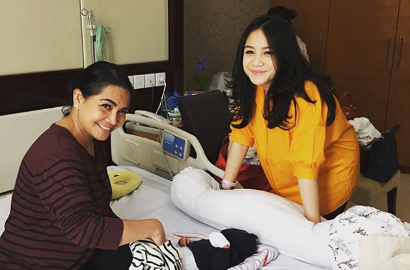 Intip Gaya Cantik Alami Ibu Nagita Slavina dan Marsha Semasa Muda