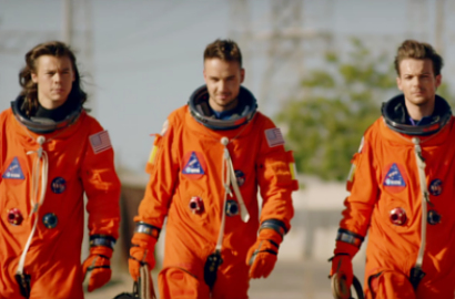 Rilis MV Perdana Tanpa Zayn Malik, 1D Jadi Astronot Ganteng di 'Drag Me Down'