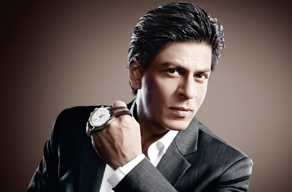 Pakai Kacamata Gaya, Shahrukh Khan 'Menggila' Bareng Sohib