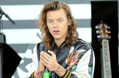One Direction Vakum, Harry Styles Diincar Sony Music untuk Proyek Solo