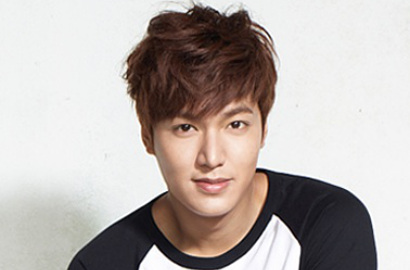 4 Tahun Berturut-Turut, Lee Min Ho Kembali Didapuk Jadi Model Bench