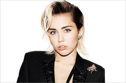 Miley Cyrus Ngaku Pansexual dan Cuma 'Main-Main' dengan Stella Maxwell